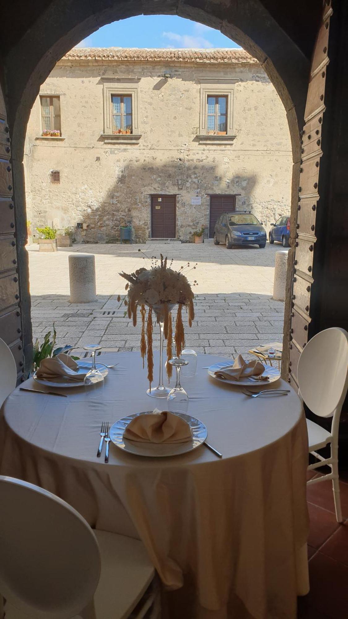 Boutique Hotel Palazzo Dei Vescovi Caserta Vecchia Esterno foto